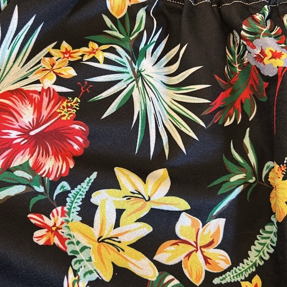 Famulily Floral Romper l SIZE S - Picture 4 of 5